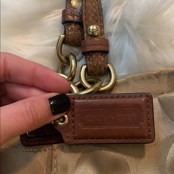 Coach | Logo Handbag - Picture 4 of 8